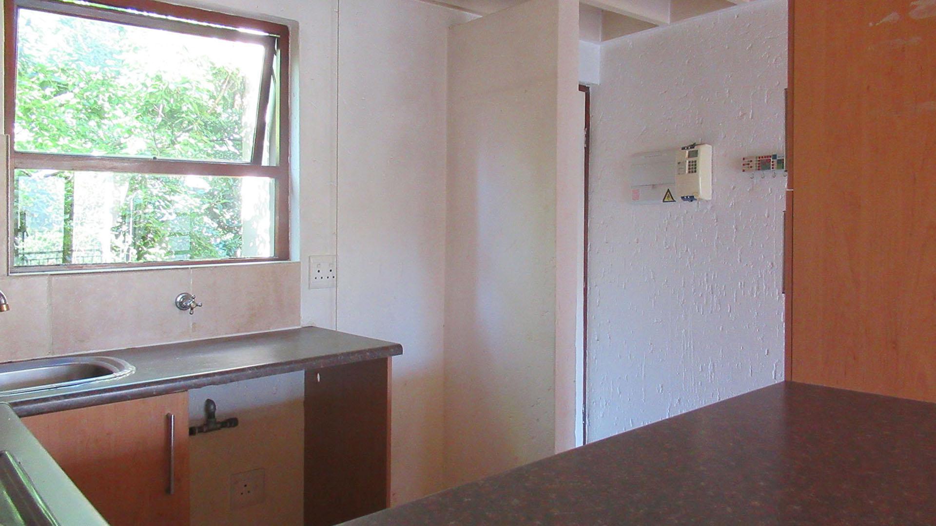 Kitchen - 6 square meters of property in Lone Hill