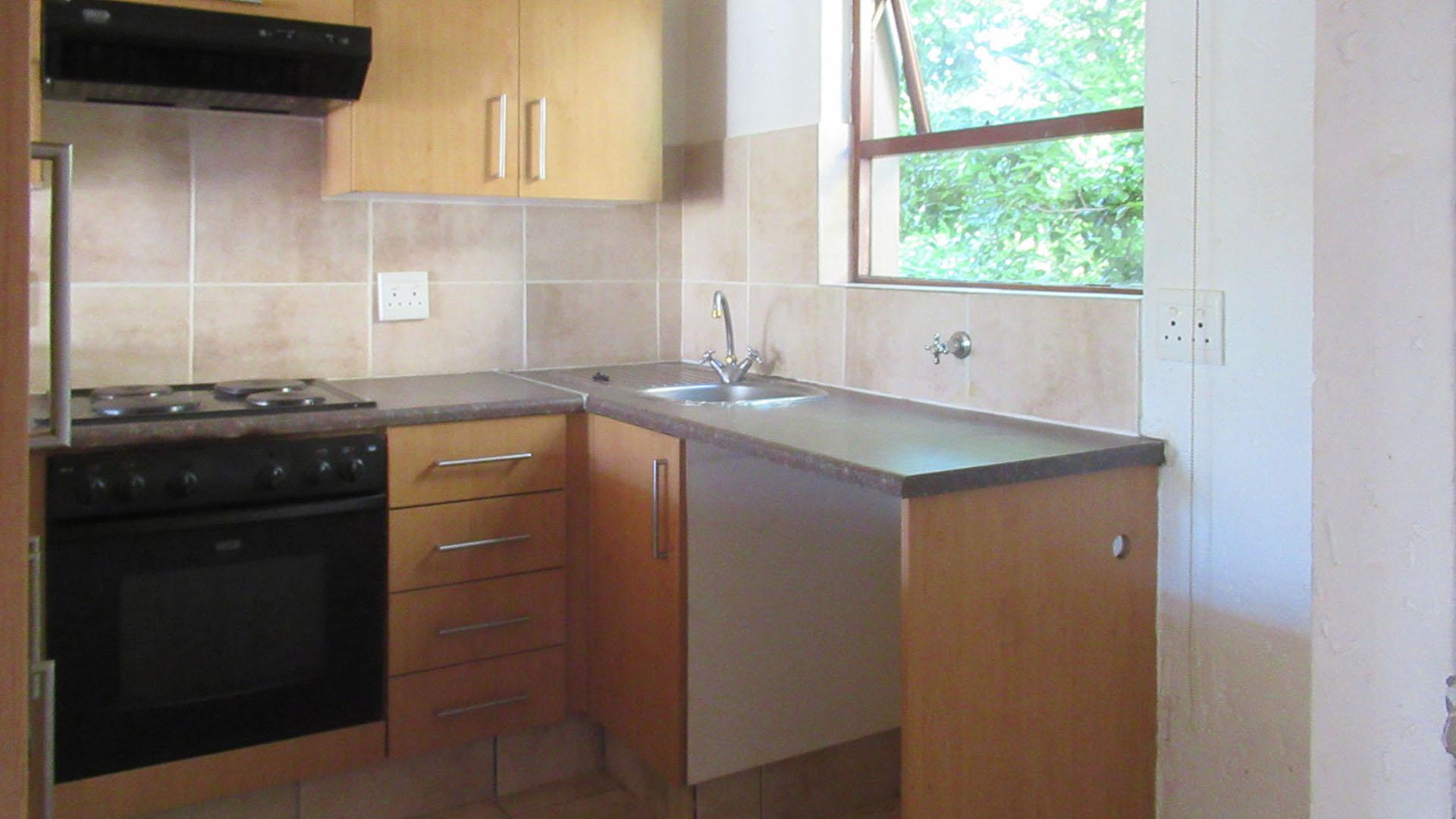 Kitchen - 6 square meters of property in Lone Hill