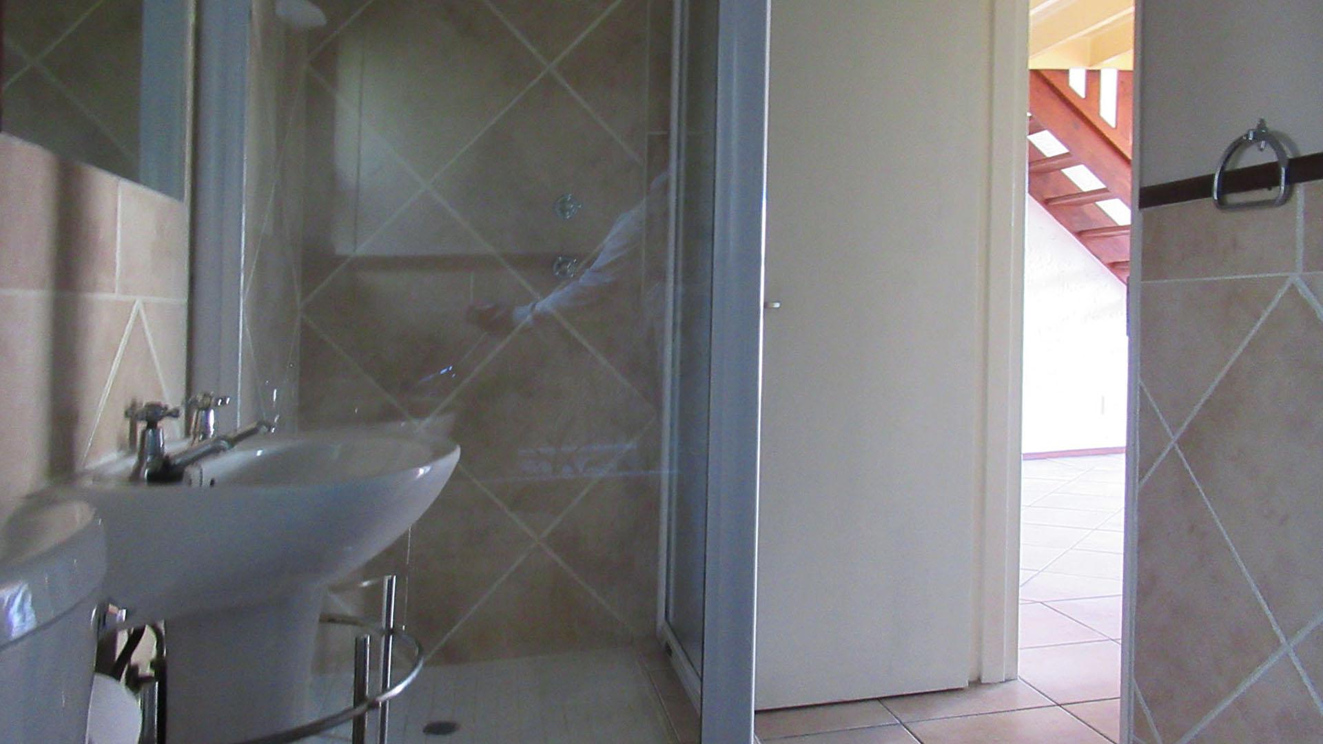 Main Bathroom - 8 square meters of property in Lone Hill