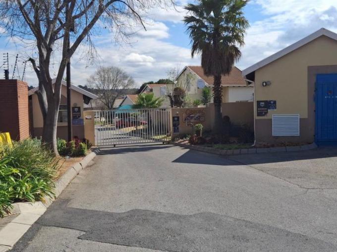 3 Bedroom Sectional Title for Sale For Sale in Rembrandt Park - MR721041