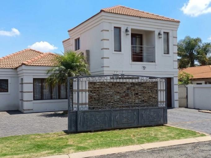 4 Bedroom House for Sale For Sale in Parkhaven - MR721063