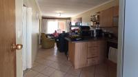 Lounges - 17 square meters of property in Daspoort