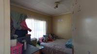 Bed Room 1 - 10 square meters of property in Daspoort