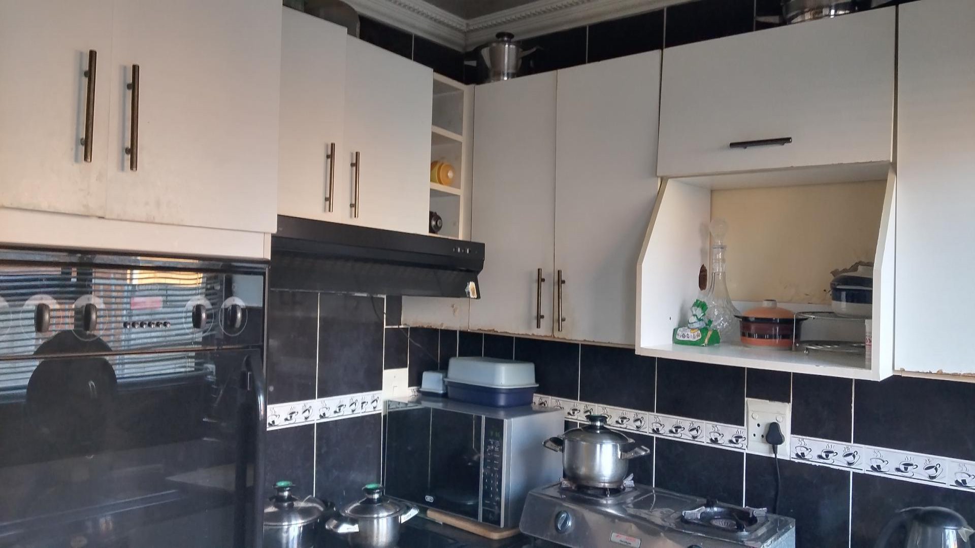 Kitchen of property in Club View