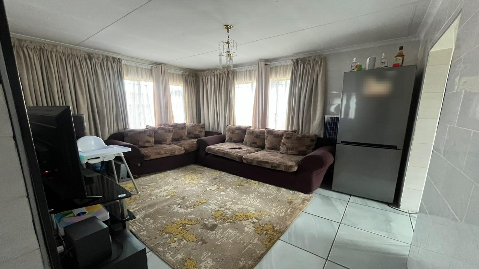 Lounges of property in Kagiso