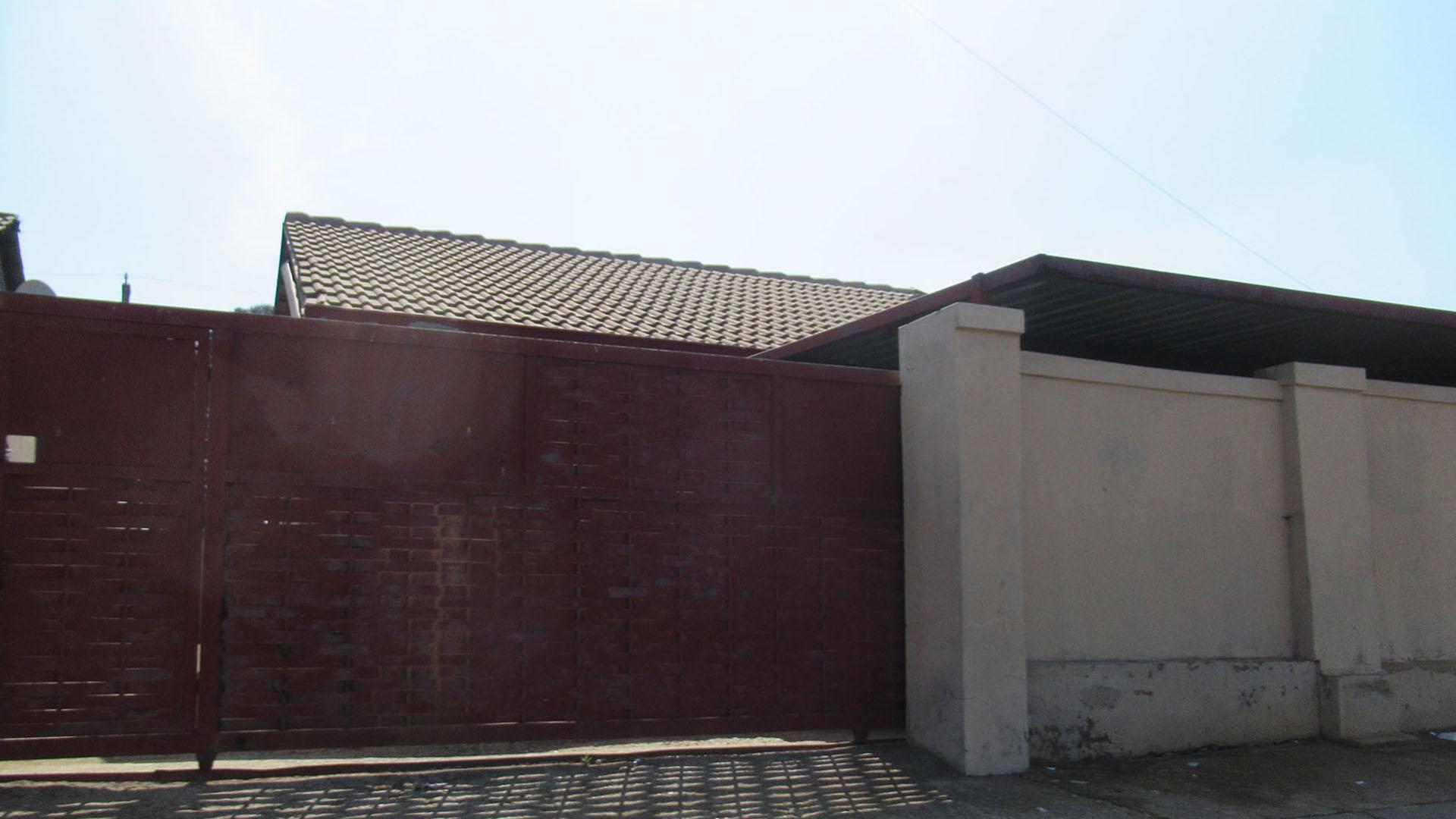 Front View of property in Kagiso
