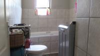 Bathroom 1 - 6 square meters of property in Cloverdene