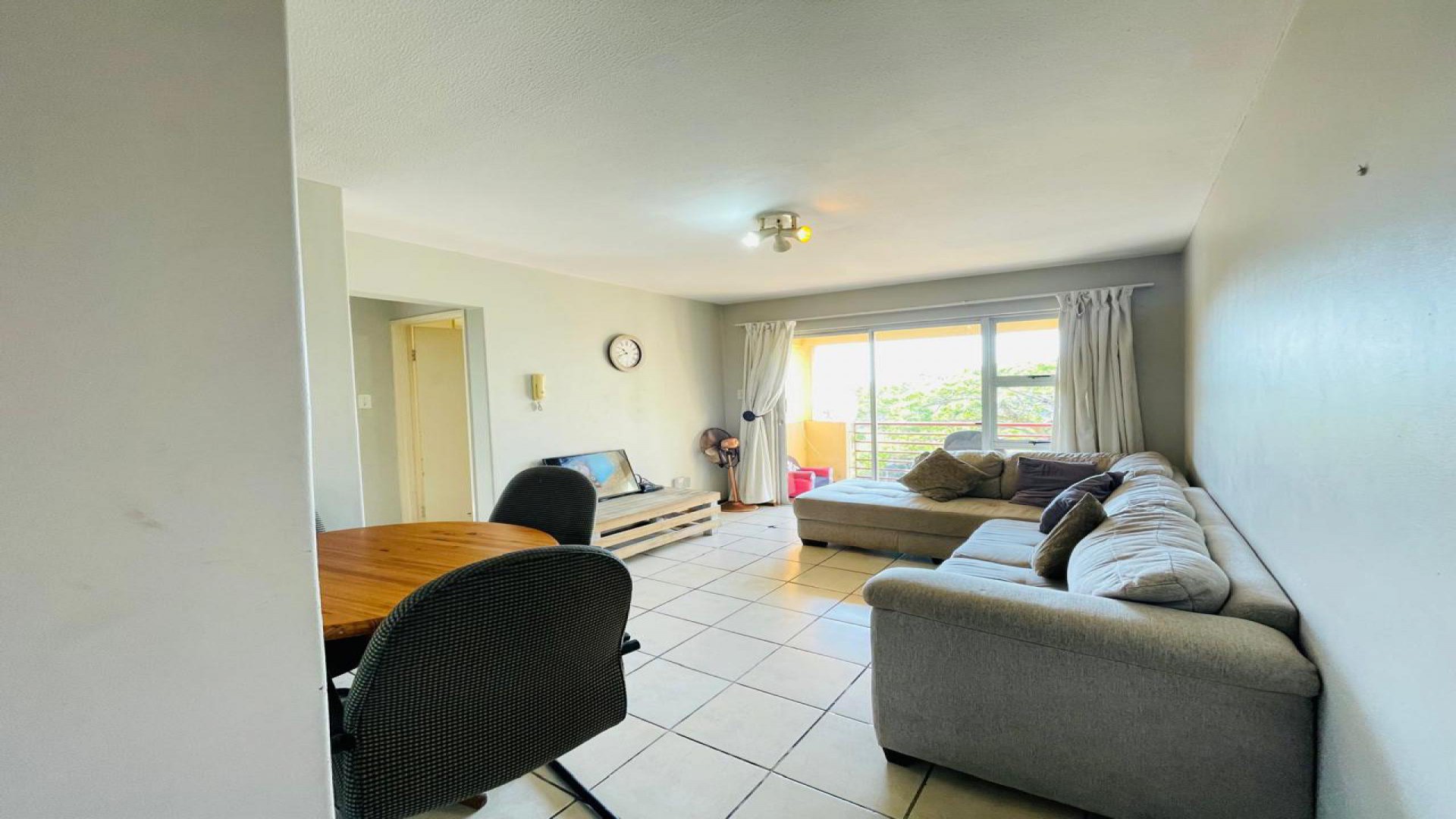 Lounges of property in Caversham Glen