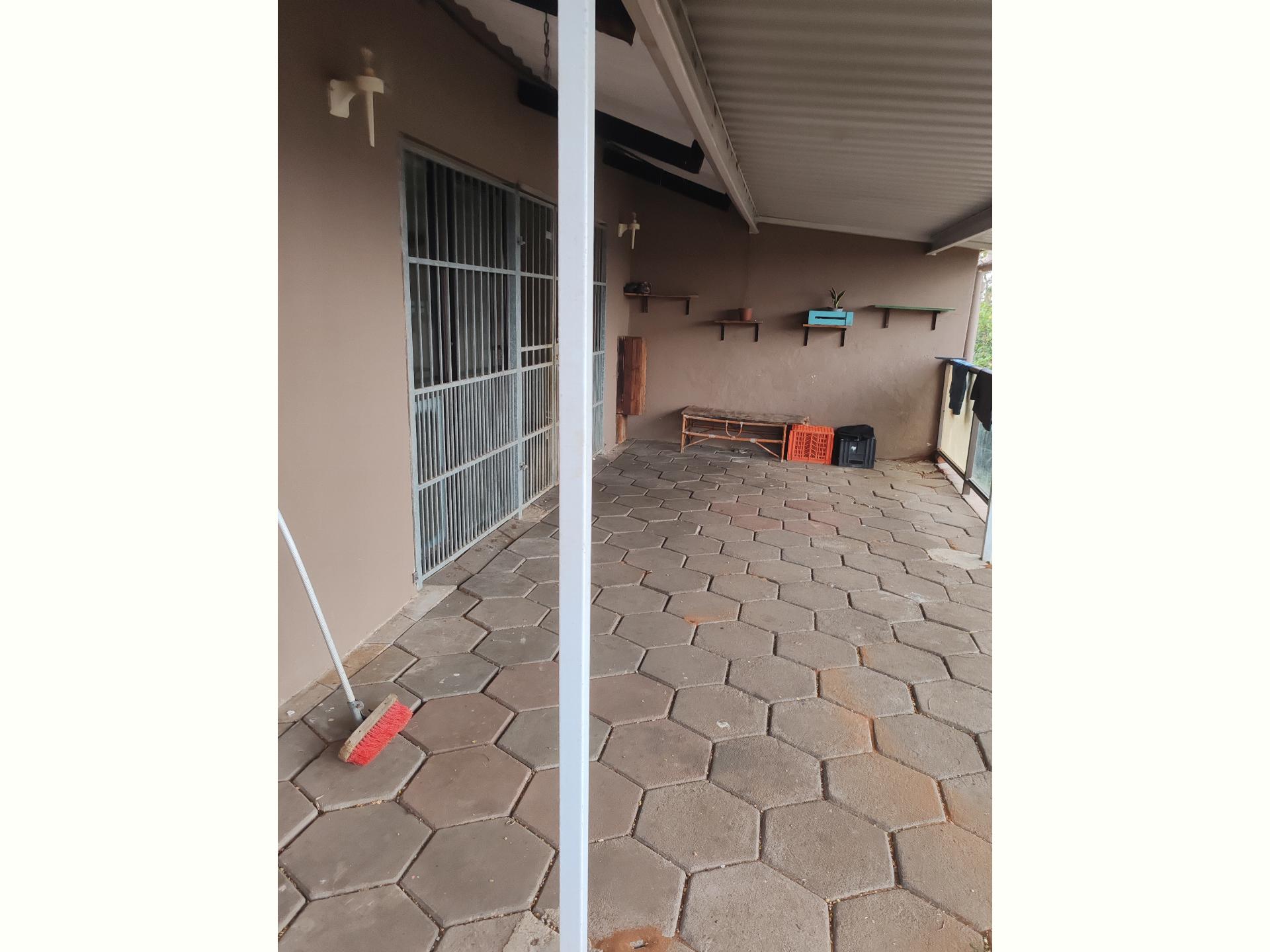  of property in Wentworth 