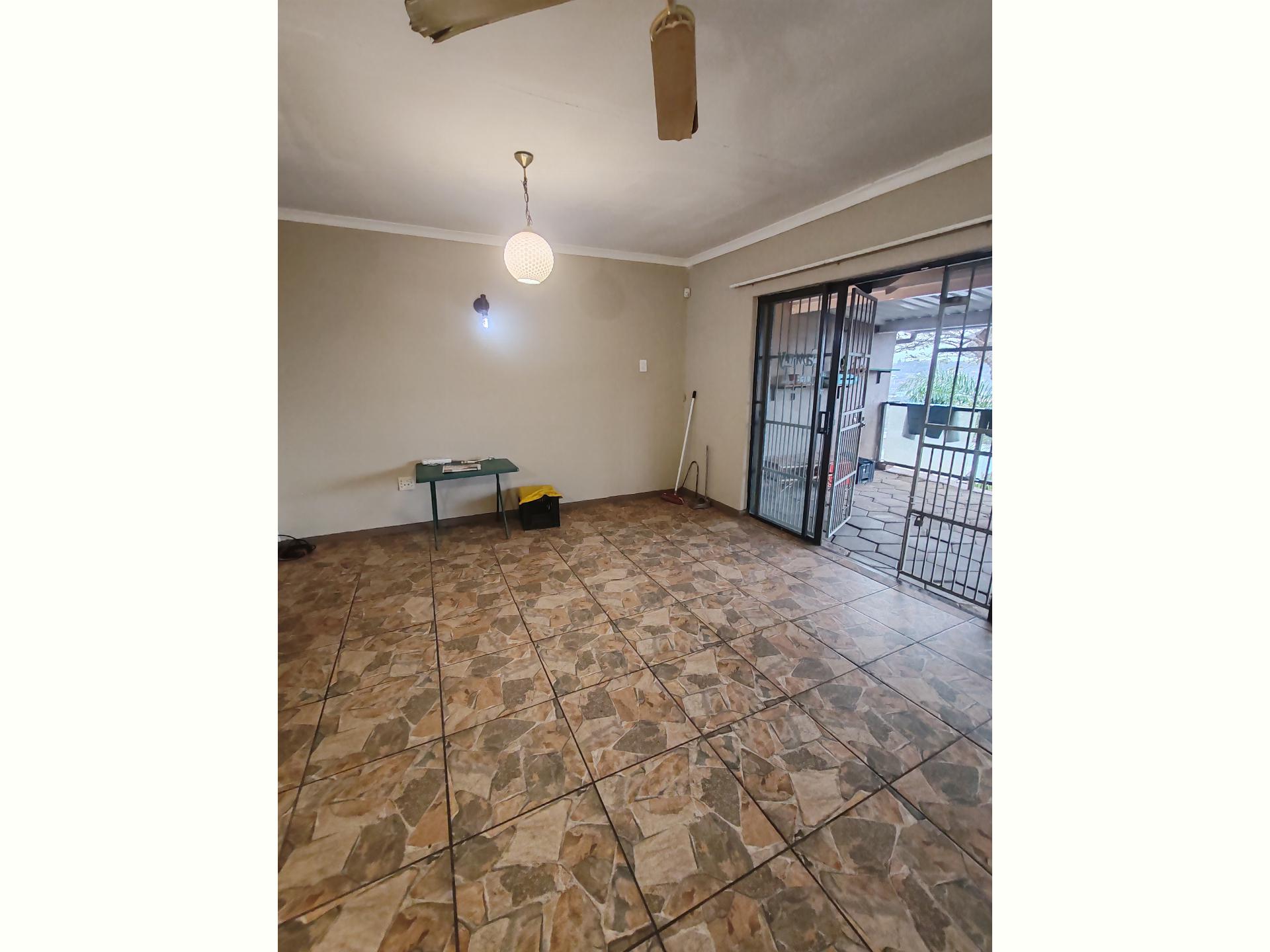  of property in Wentworth 