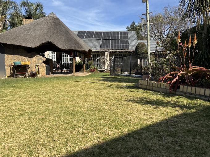 3 Bedroom House for Sale For Sale in Sundowner - MR721160