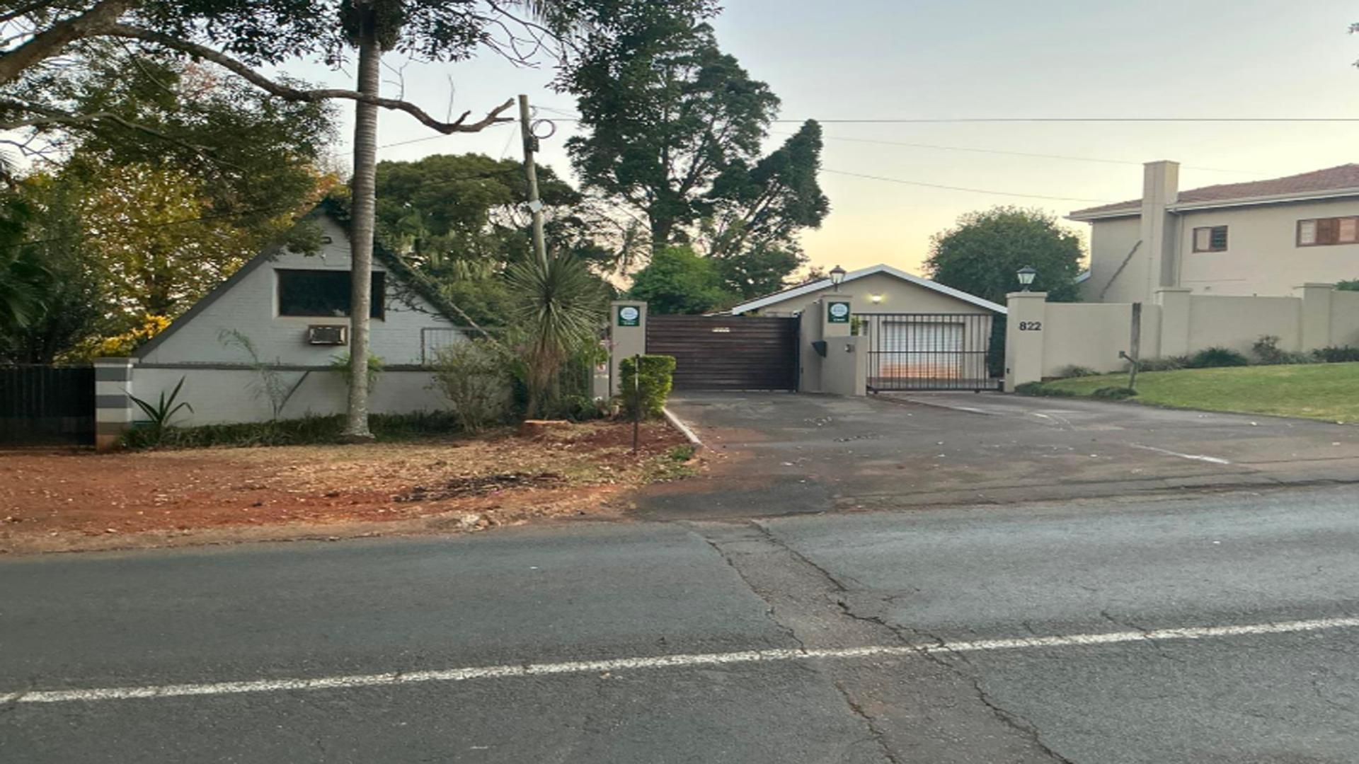 Front View of property in Cowies Hill 