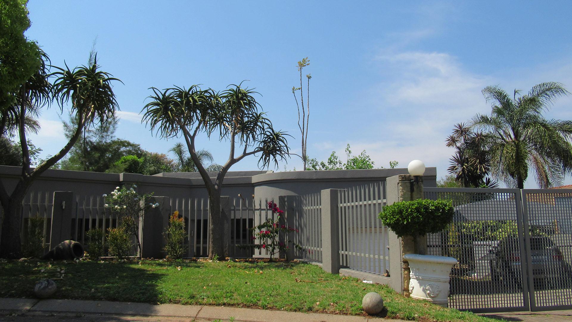 Front View of property in Northwold