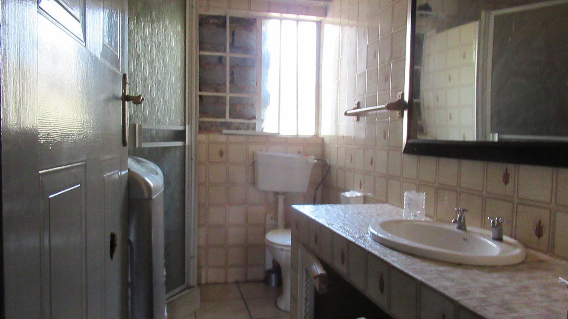 Spaces - 11 square meters of property in Rosettenville