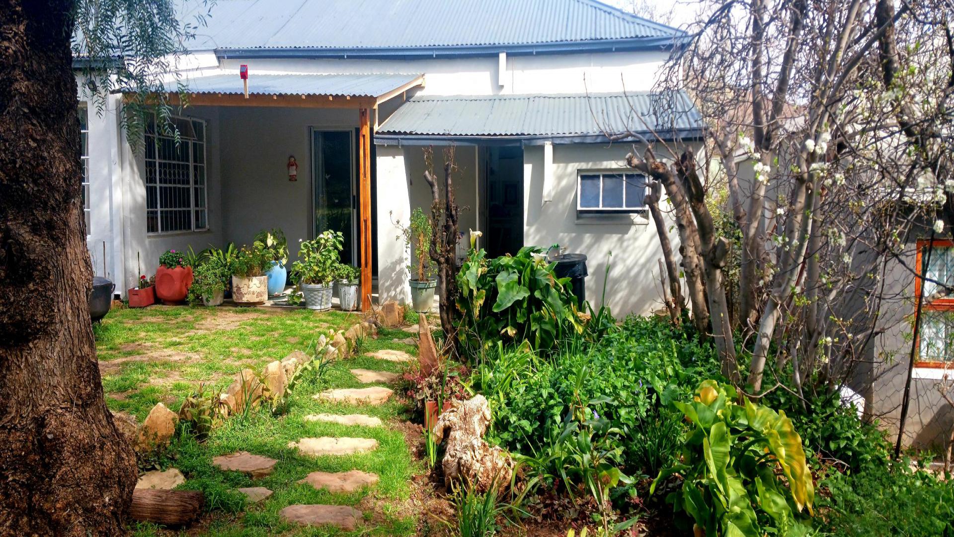 Front View of property in Lady Grey