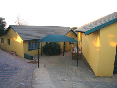 4 Bedroom House for Sale For Sale in Heuweloord - Private Sale - MR72120