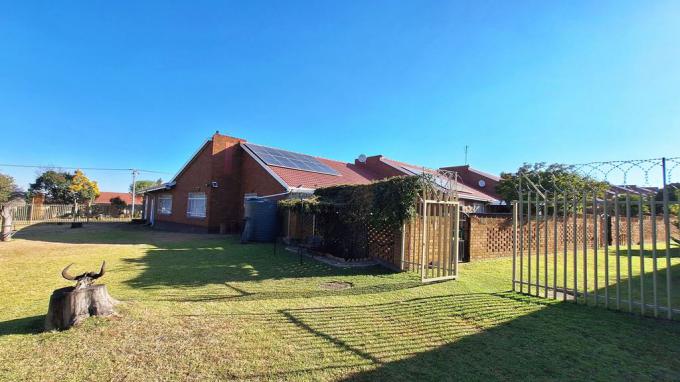 3 Bedroom Simplex for Sale For Sale in Barvallen - MR721206