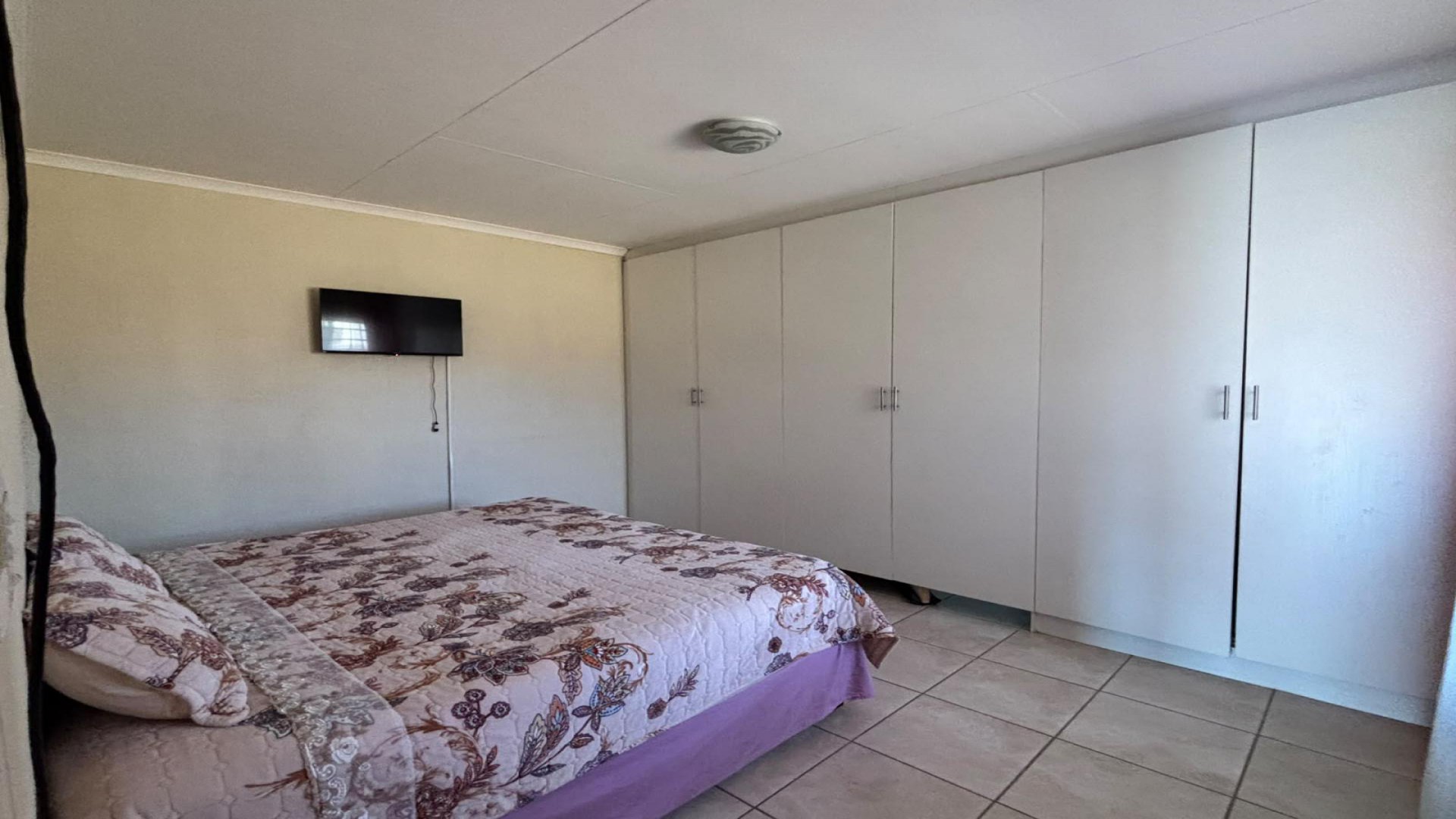 Bed Room 1 of property in Azaadville