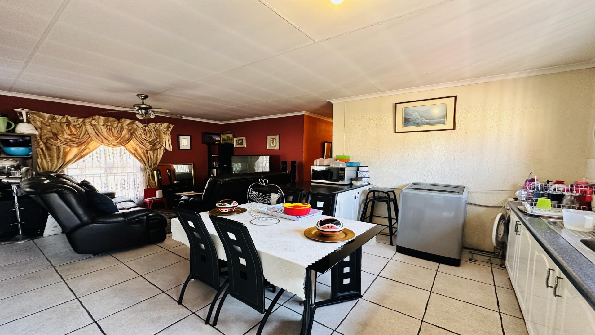 Kitchen of property in Ormonde