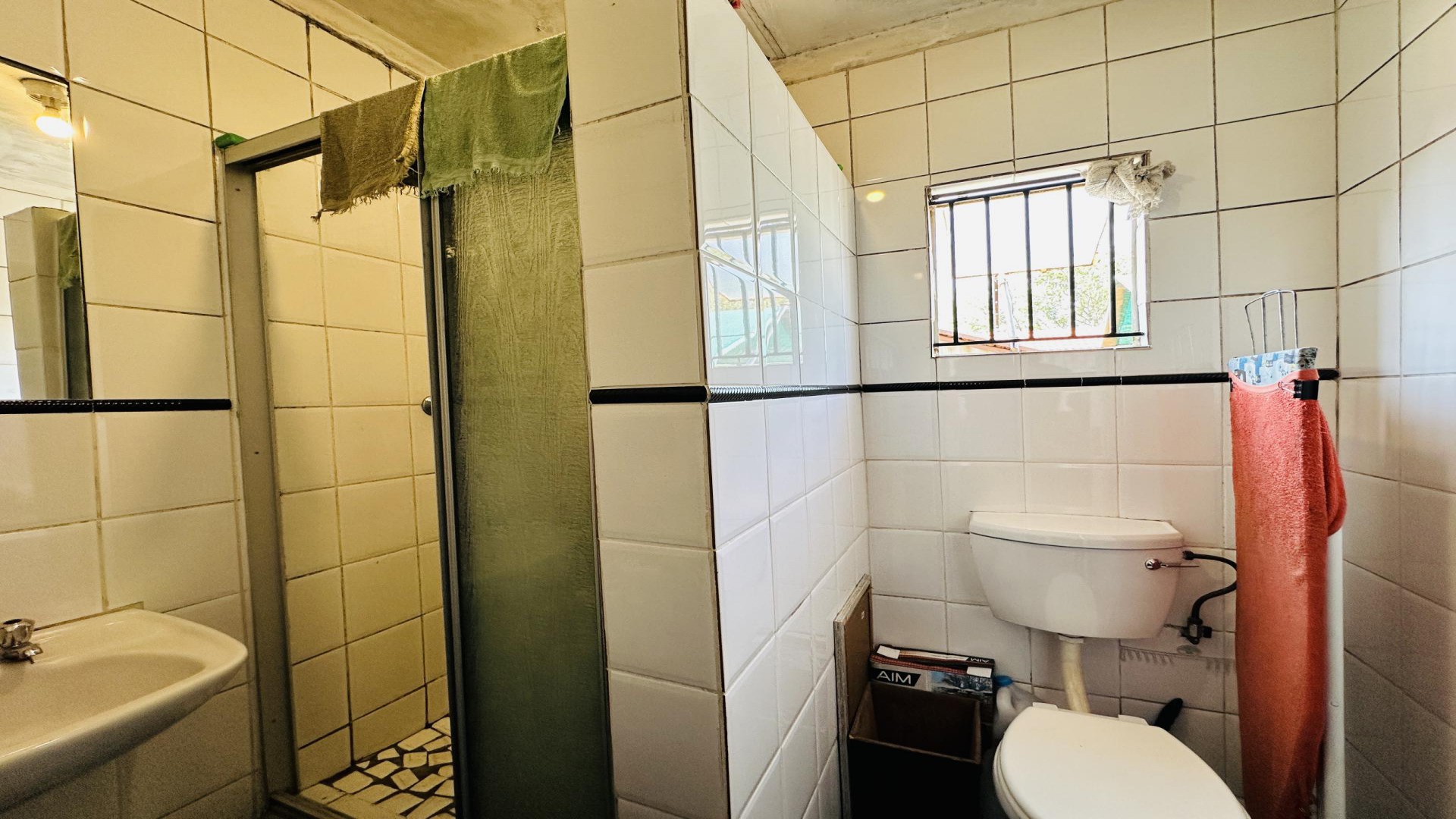 Bathroom 1 of property in Ormonde