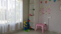 Lounges - 13 square meters of property in Roodekop