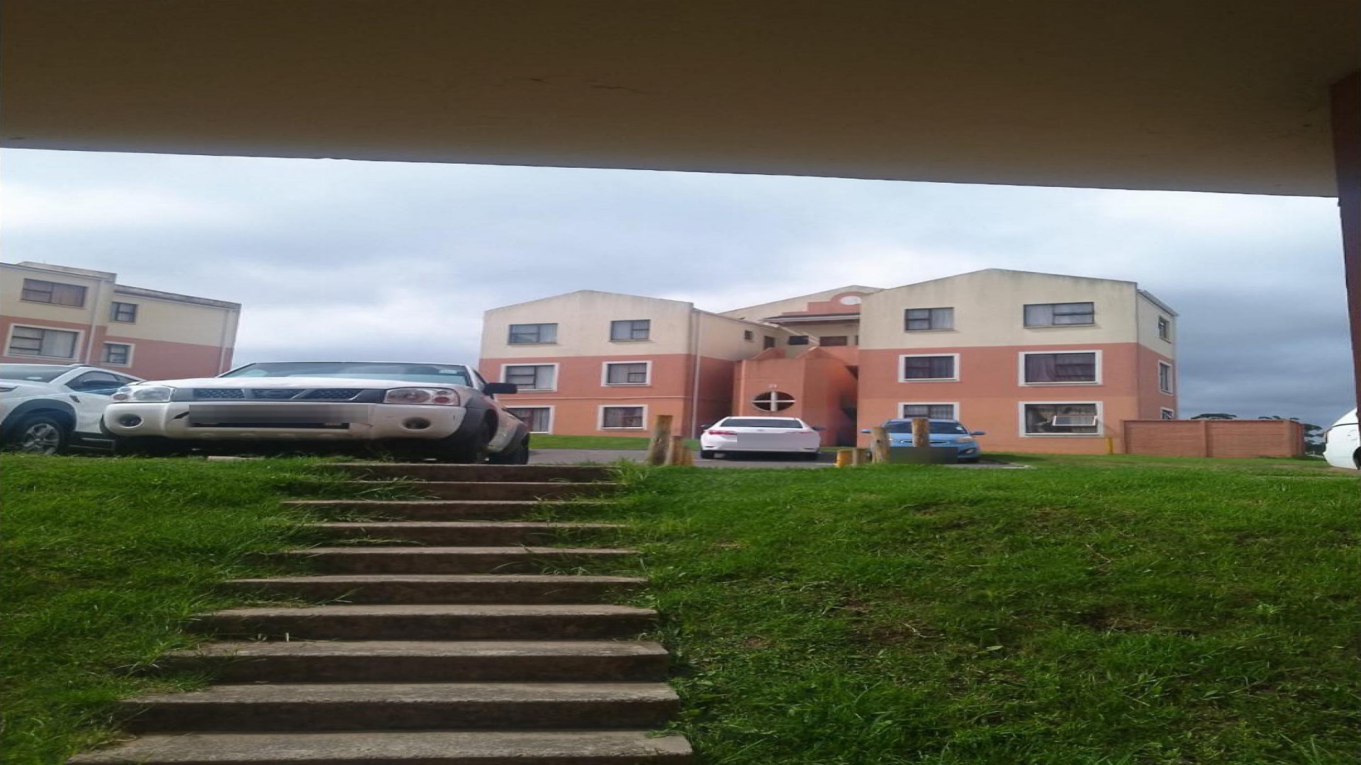 Front View of property in Stoneydrift