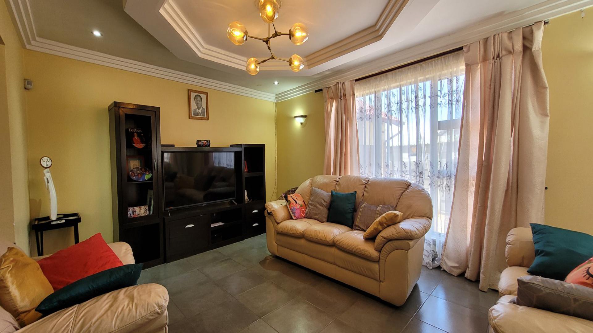 Lounges of property in Sunward park