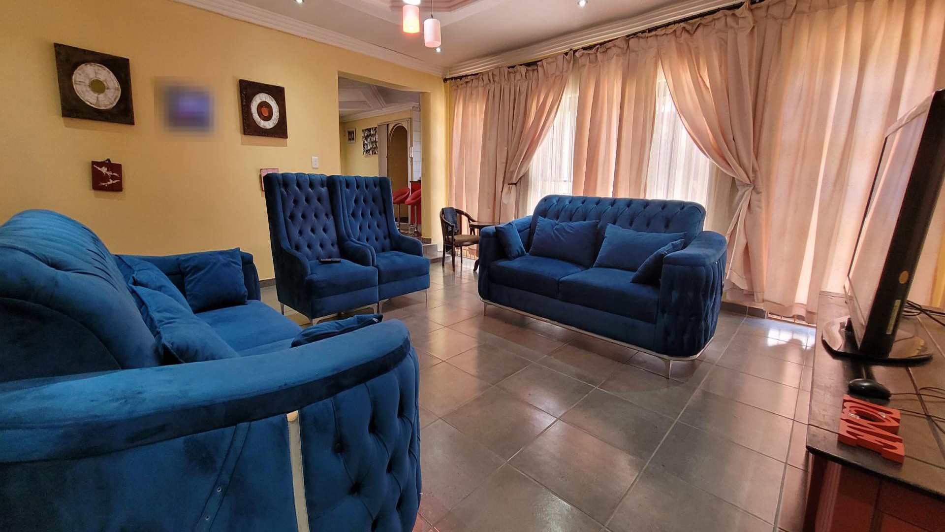Lounges of property in Sunward park