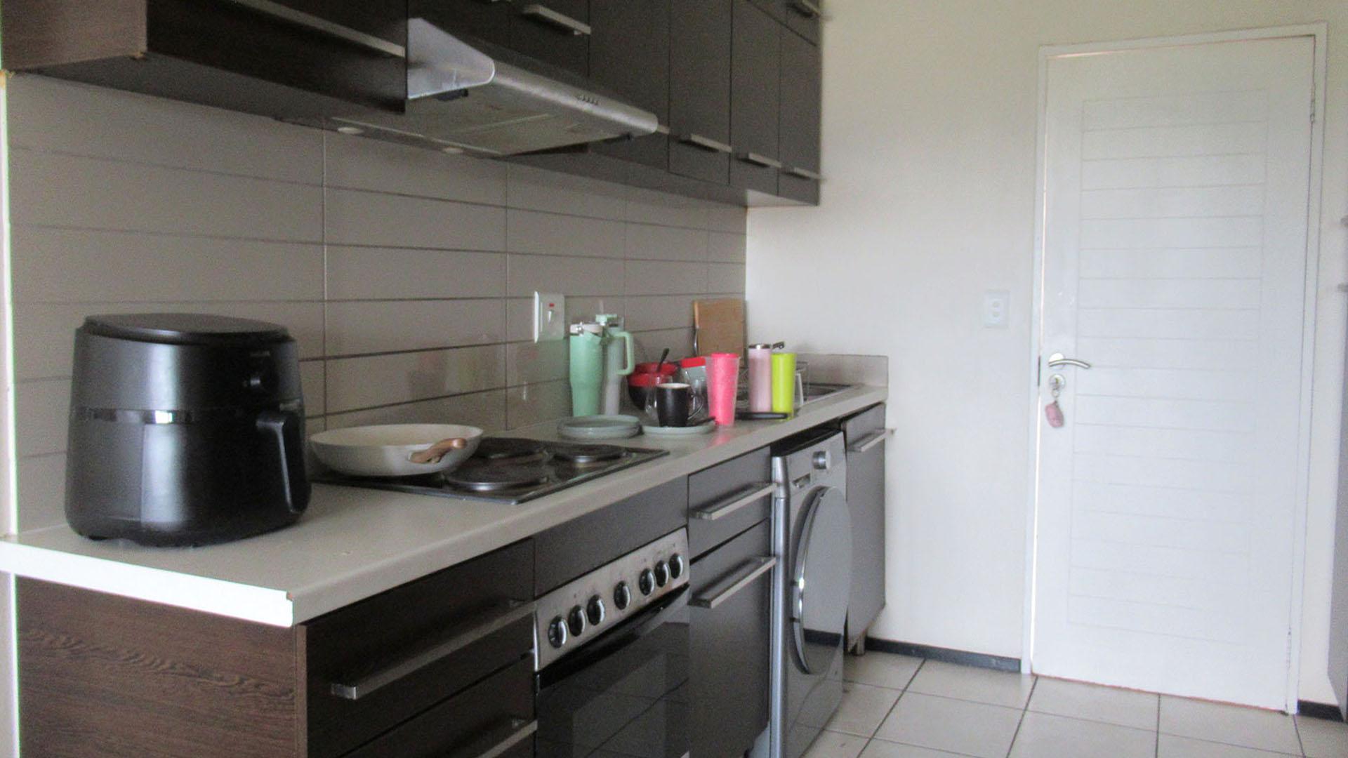 Kitchen - 8 square meters of property in Noordhang