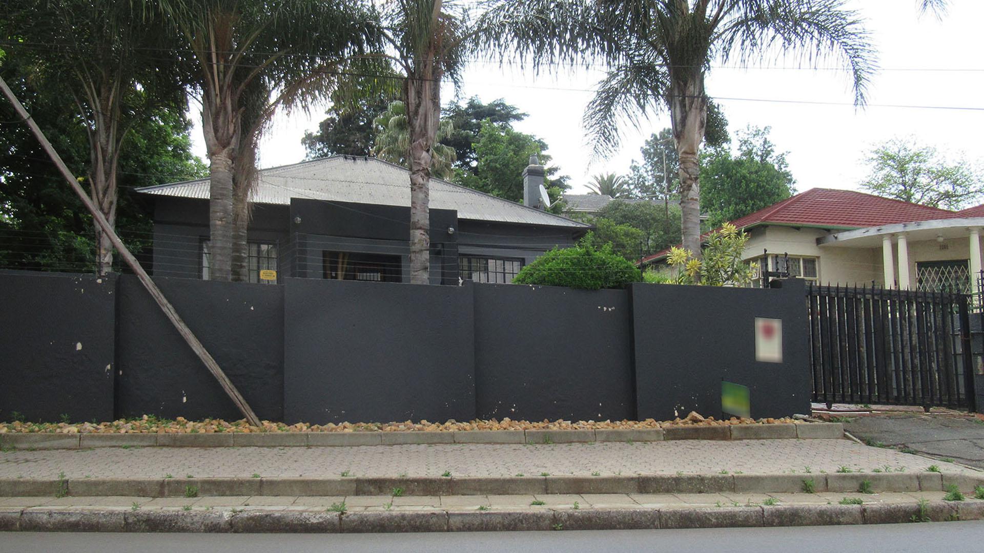 Front View of property in Primrose