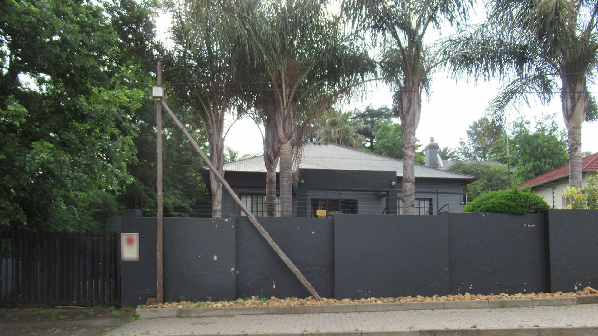 Front View of property in Primrose