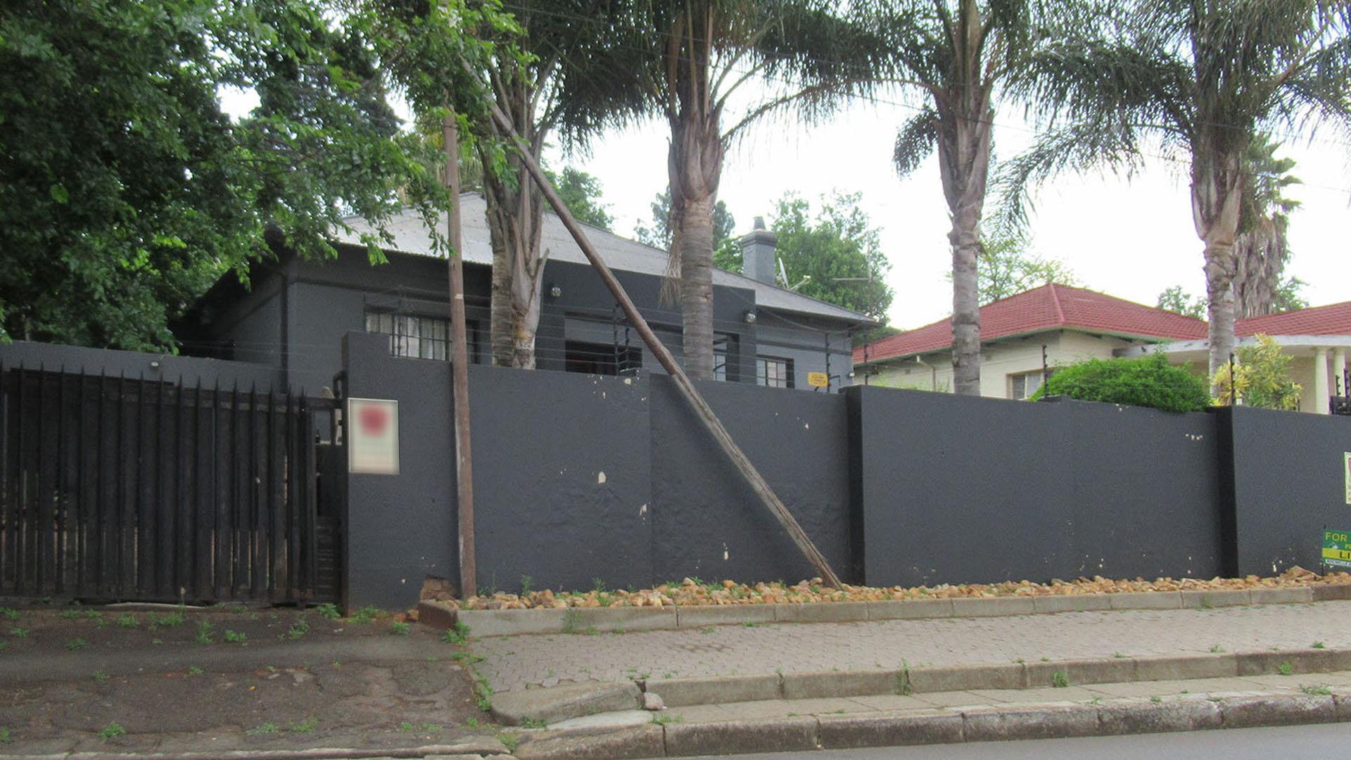 Front View of property in Primrose