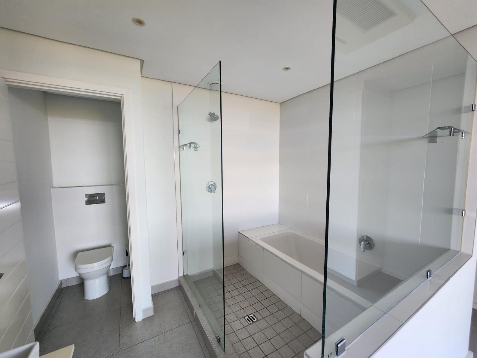 Main Bathroom of property in Hillhead