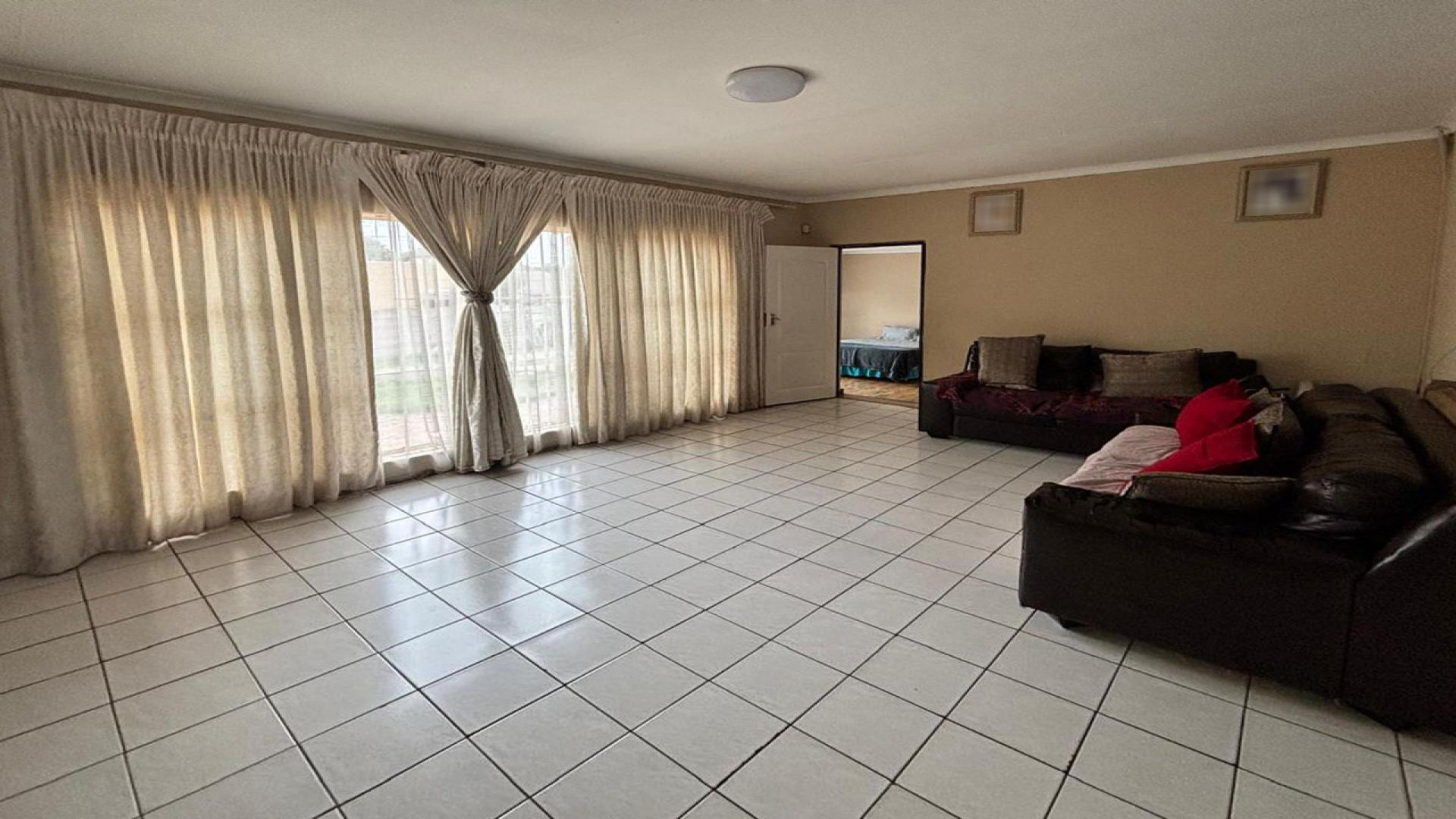 Dining Room - 27 square meters of property in The Hill