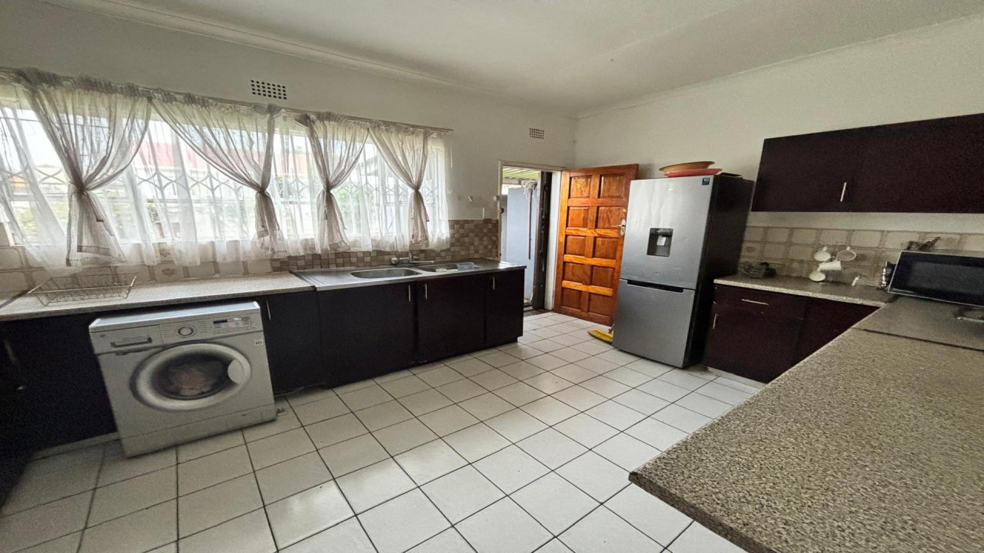 Kitchen - 14 square meters of property in The Hill