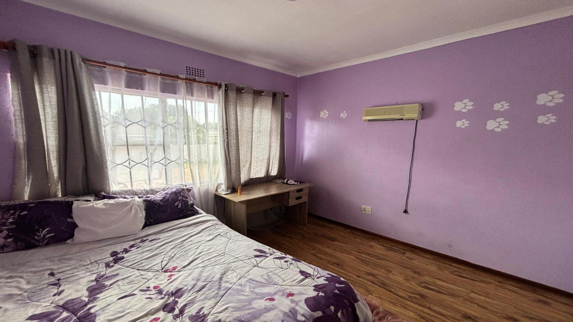 Bed Room 2 - 9 square meters of property in The Hill