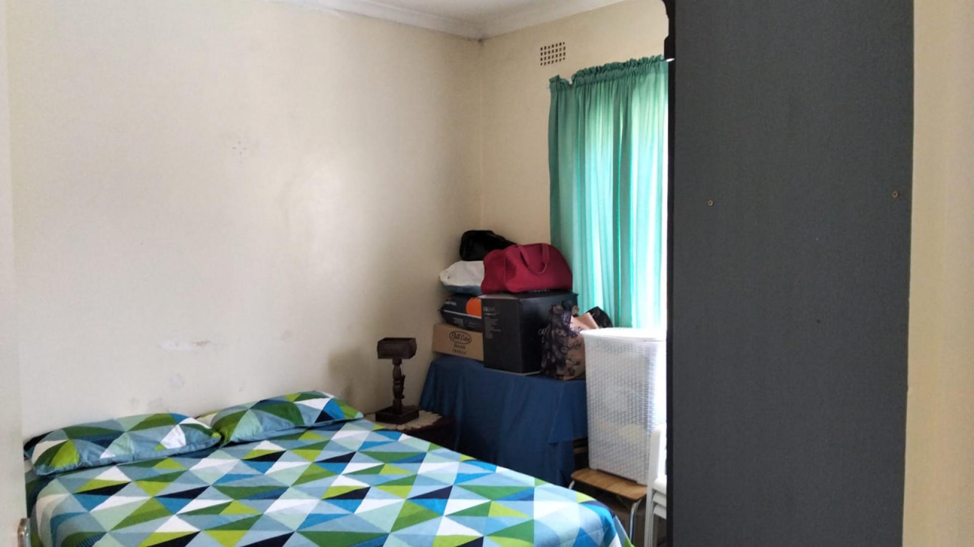 Bed Room 1 of property in Highridge