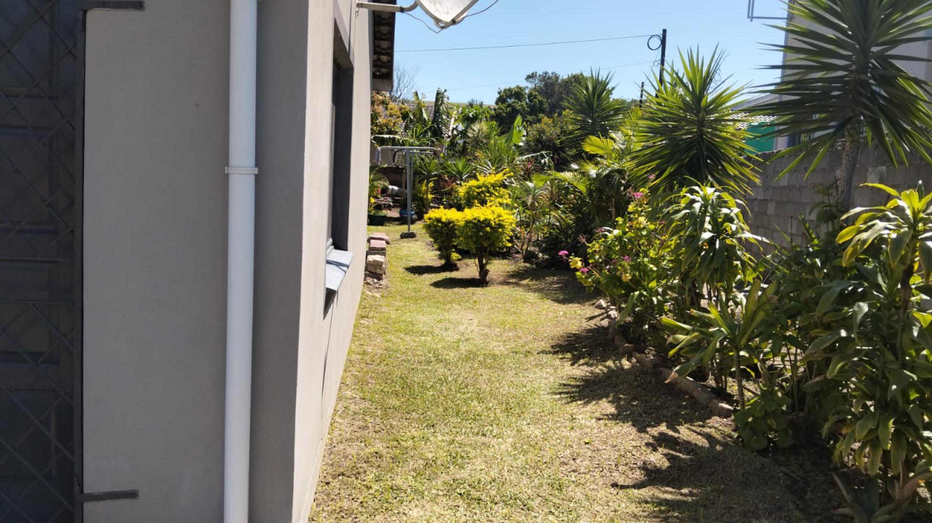 Garden of property in Highridge