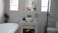 Main Bathroom - 7 square meters of property in Fourways Gardens