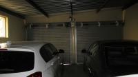 Garage - 46 square meters of property in Fourways Gardens