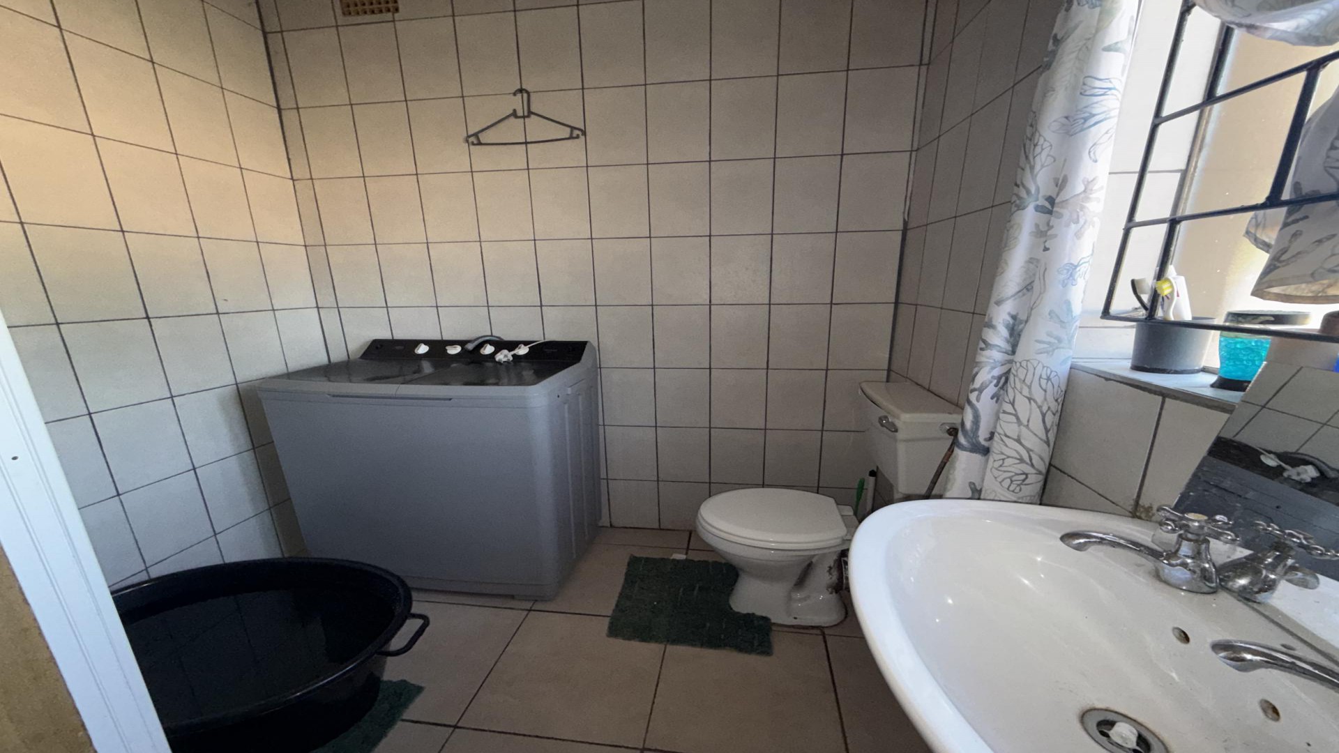 Bathroom 1 of property in Emalahleni (Witbank) 