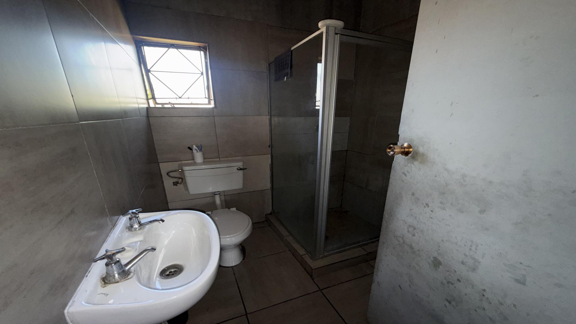 Bathroom 3+ of property in Emalahleni (Witbank) 