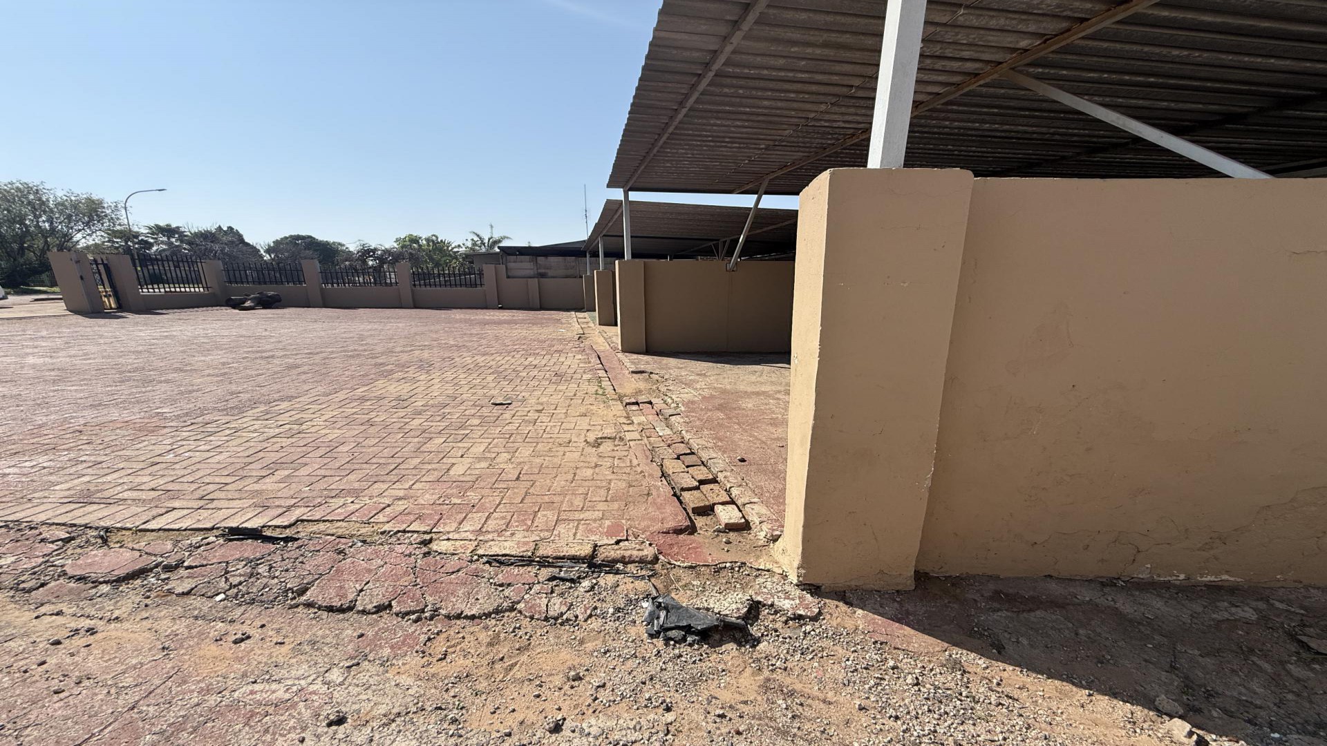 Carport  of property in Emalahleni (Witbank) 