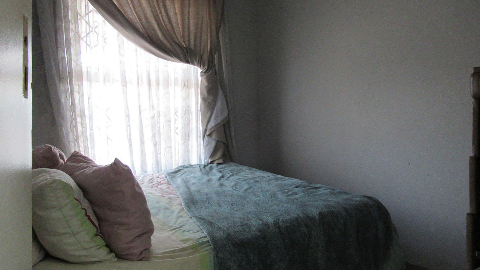 Bed Room 2 - 8 square meters of property in Lufhereng