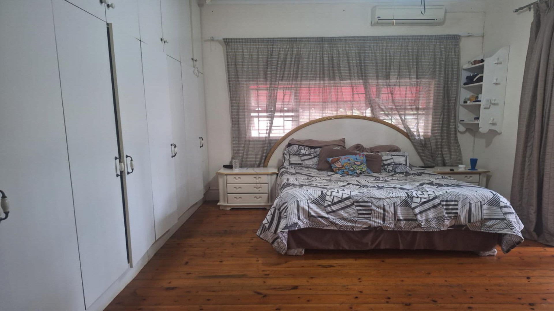 Bed Room 1 of property in Umbilo 
