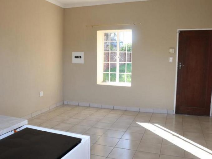 2 Bedroom House to Rent in Knoppieslaagte - Property to rent - MR721436