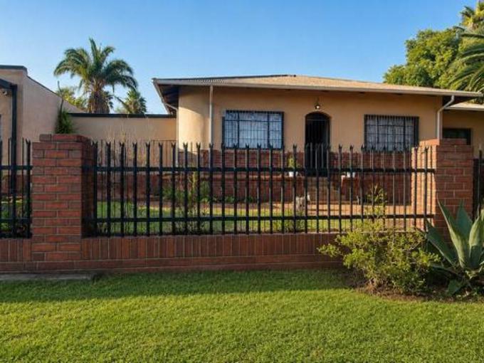 4 Bedroom House for Sale For Sale in Valhalla - MR721437