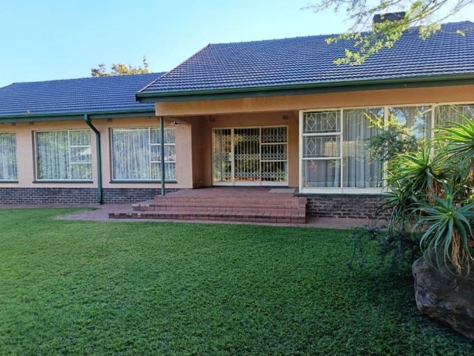 4 Bedroom House for Sale For Sale in Kibler Park - MR721450