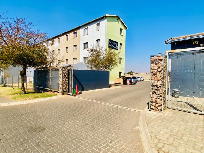 2 Bedroom Apartment for Sale For Sale in Fleurhof - MR721466