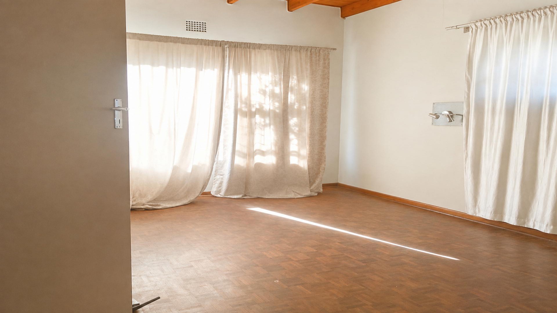 Bed Room 3 of property in Elspark